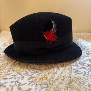 Dynafelt vintage Black Fedora Hat with Red Feather